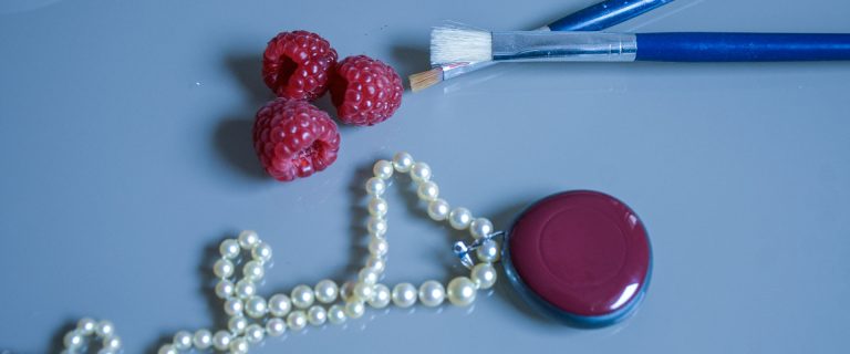 teleassistance-bijou-framboise-box