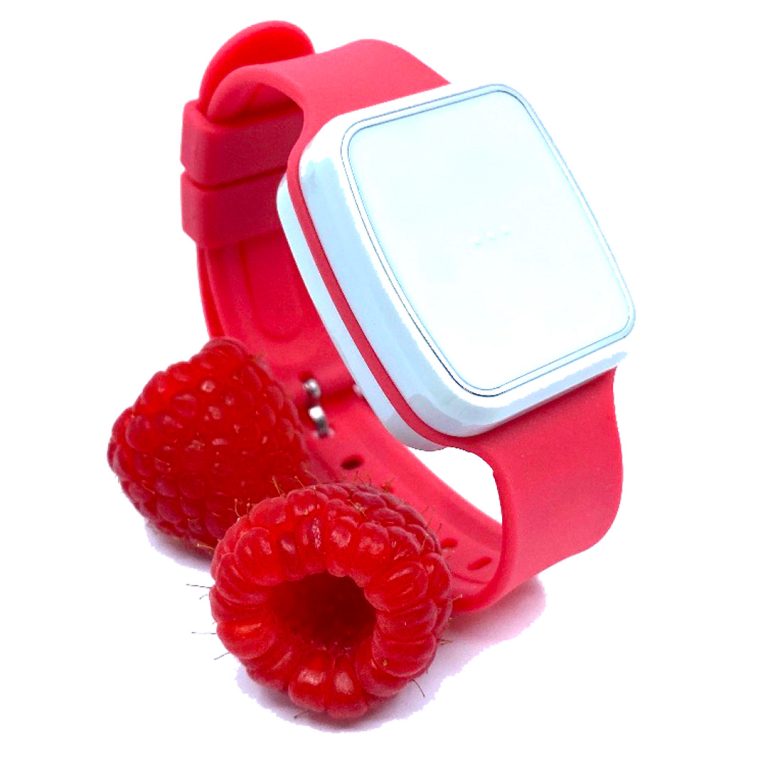 teleassistance-detecteur-de-chute-assystel-bracelet-rose-cerise